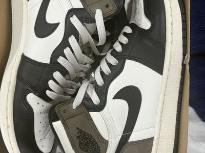 Jordan 1 Retro High Dark Mocha