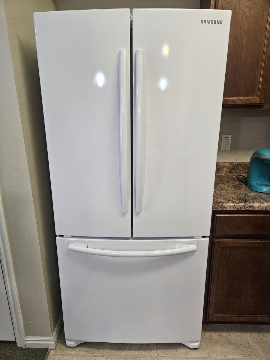 Samsung 33" White Refrigerator