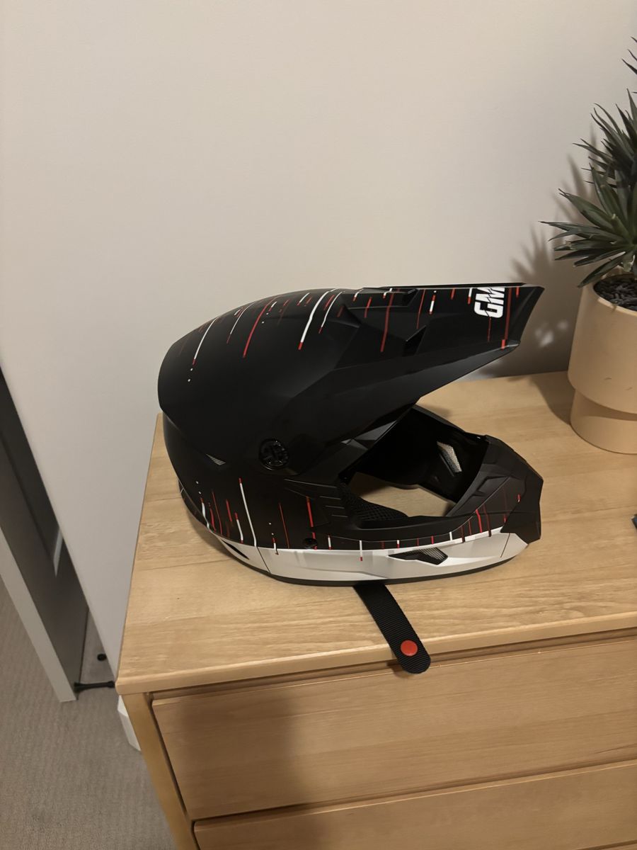 Youth large dirtbike/atv helmet