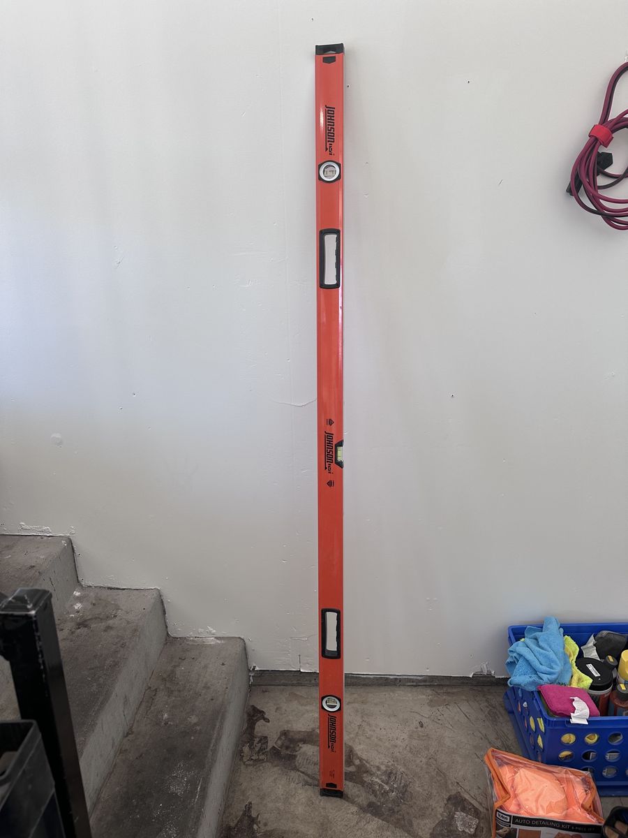 Johnson 6ft Level, Orange - Used, Accurate & Durable for Construction & DIY Projects