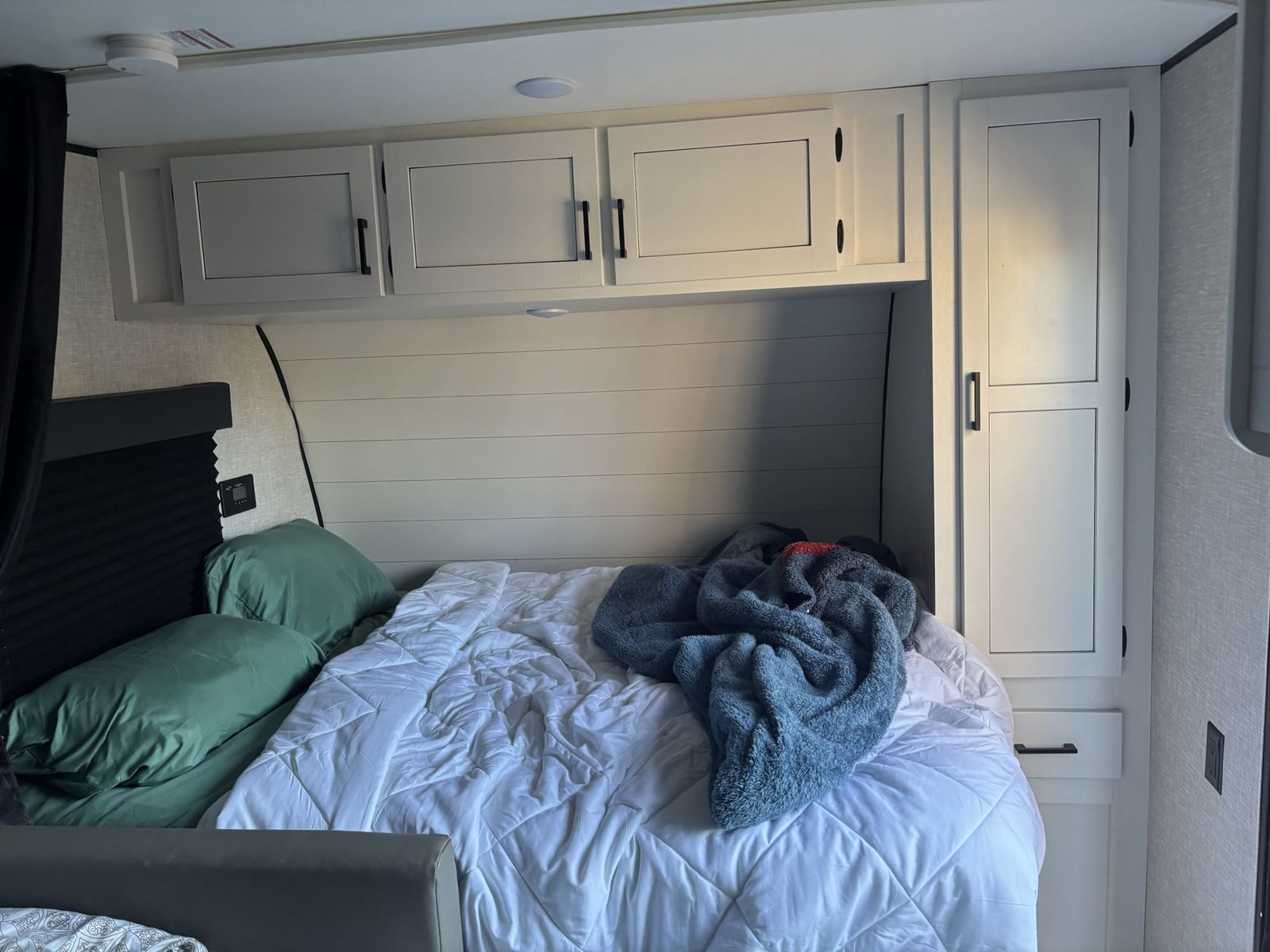 Main image 5