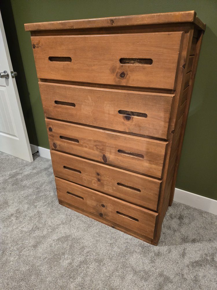 Rustic Wood 5-Drawer Dresser Chest