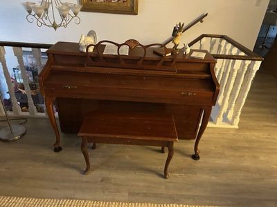 Baldwin Spinet smaller upright Piano
