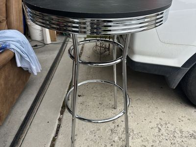 Round table, sturdy