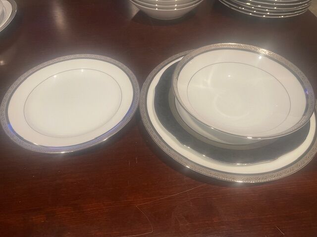 Noritake Kingswood Platinum Fine China Set