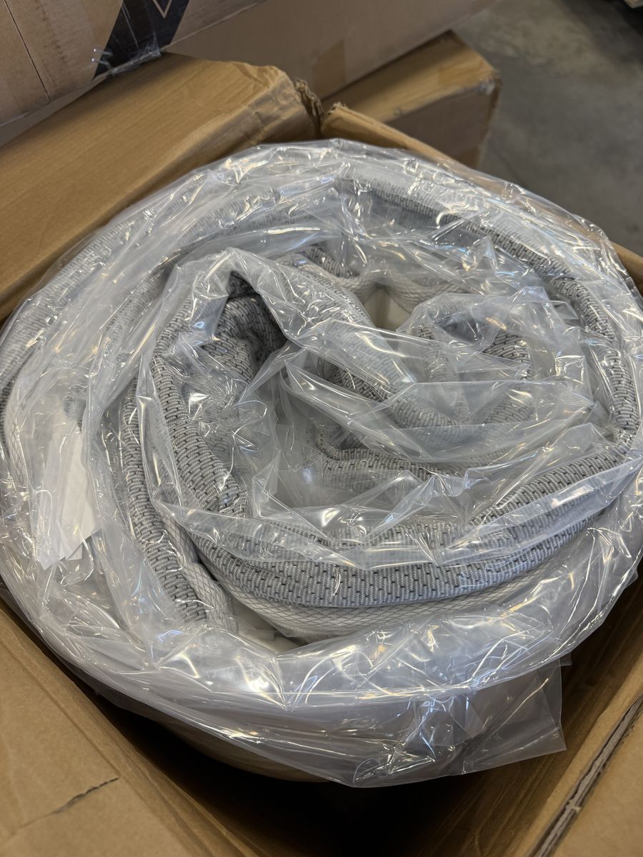 (New in box) 12” Full size hybrid mattress-medium