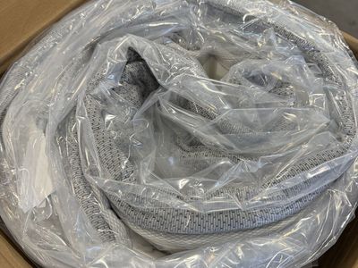 (New in box) 12” Full size hybrid mattress-medium