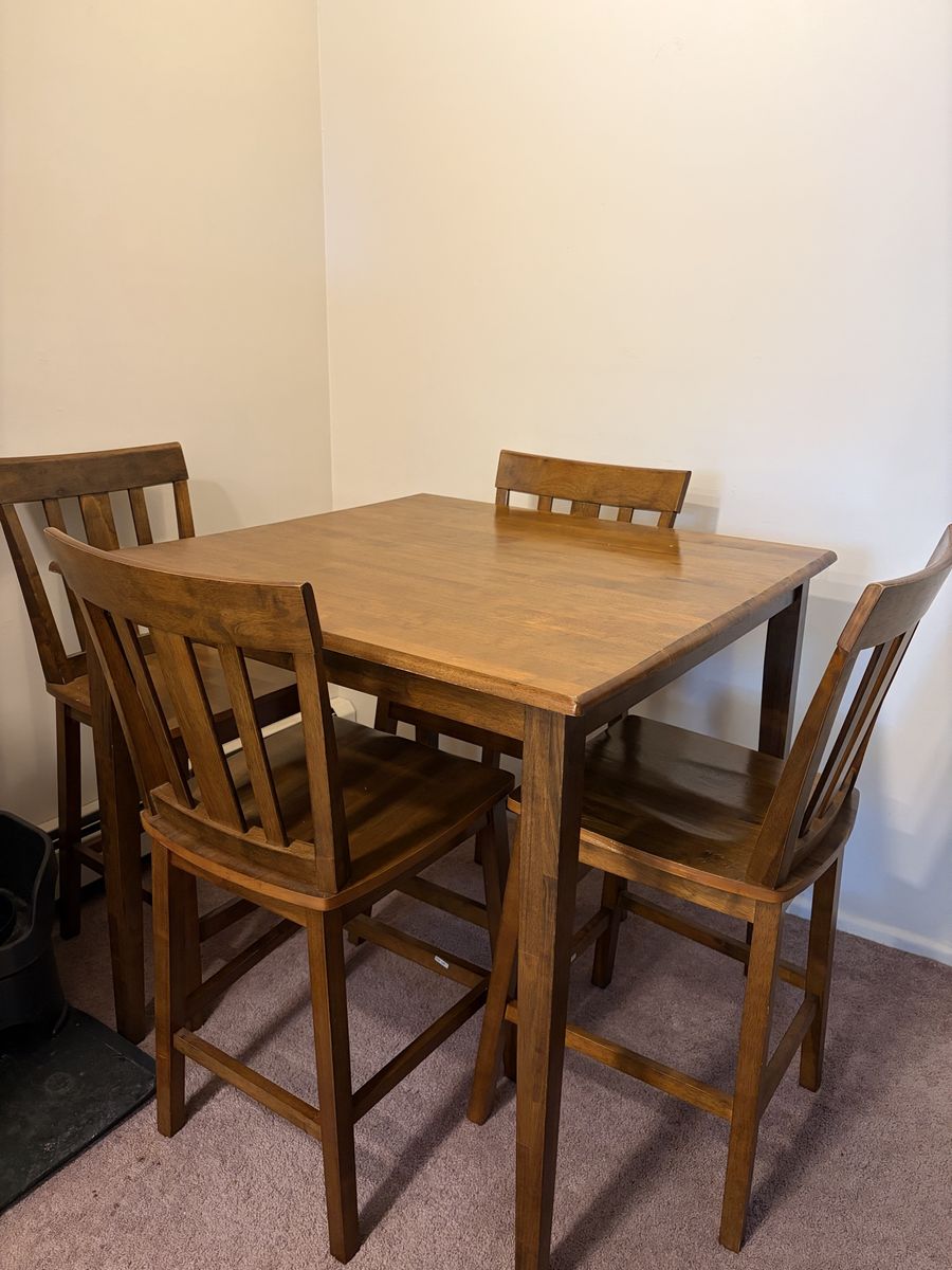 Square Dining Table w/ Four Seats