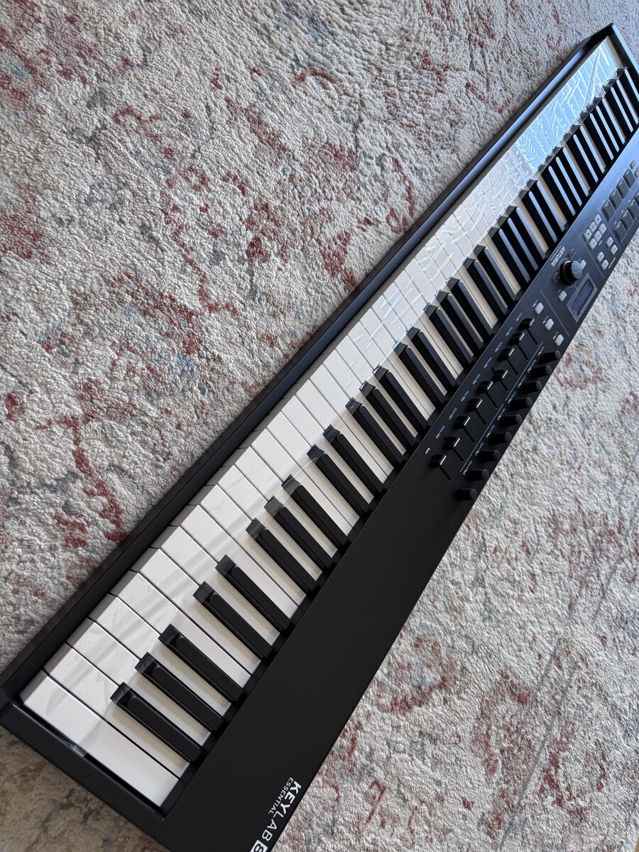 ARTURIA Keylab Essential 88 MIDI Keyboard Controller Black Edition NEW