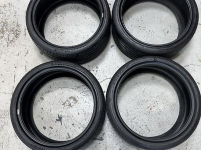 Hankook Ventus 235 35 19 tires set.
