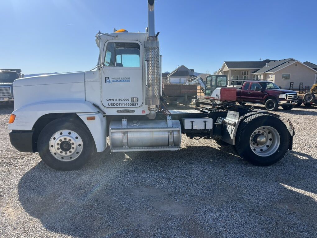 Single Axle Frieghtliner