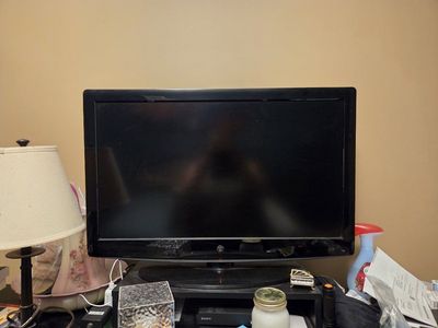 Westinghouse 31.5" TV