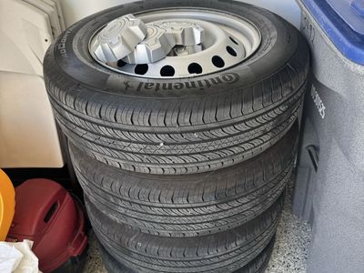 225/65r17 tires off Ford Maverick