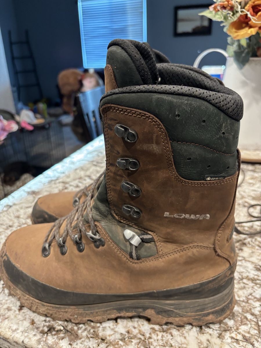 Hunting boots