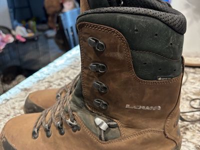 Hunting boots