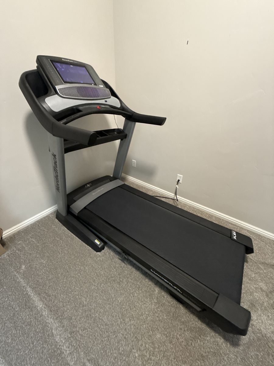 NordicTrack Commercial 2450 Folding Treadmill with Touchscreen iFit