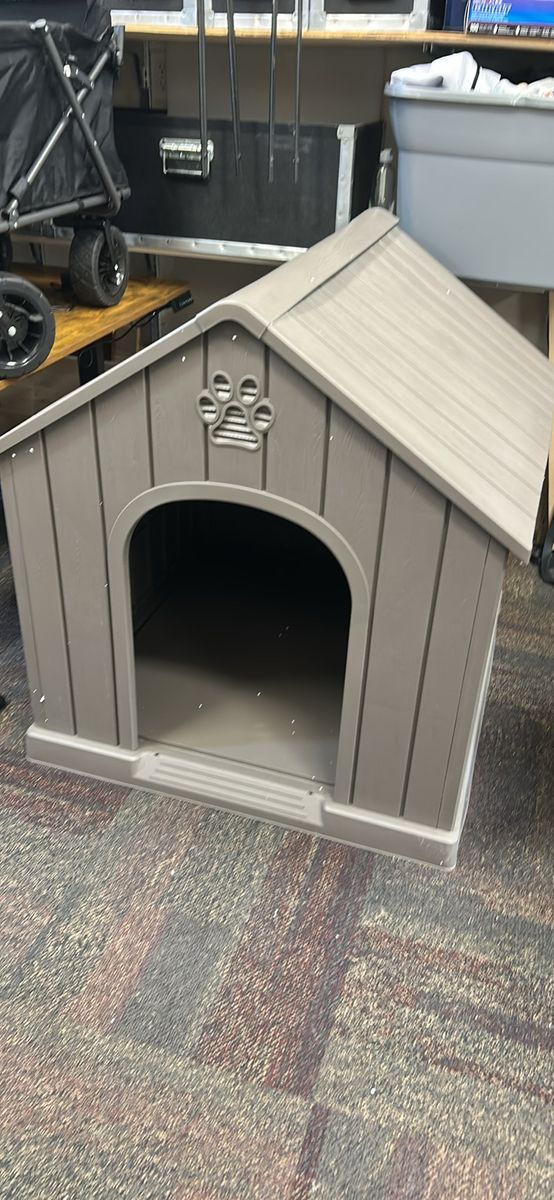 Resin doghouse