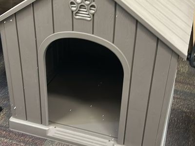 Resin doghouse