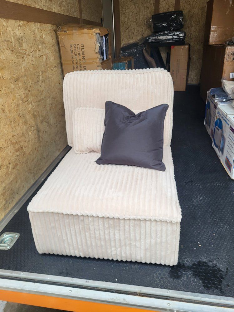 Main image 4
