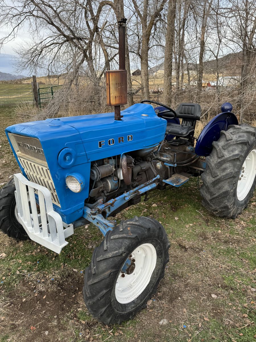 Ford 3400 tractor