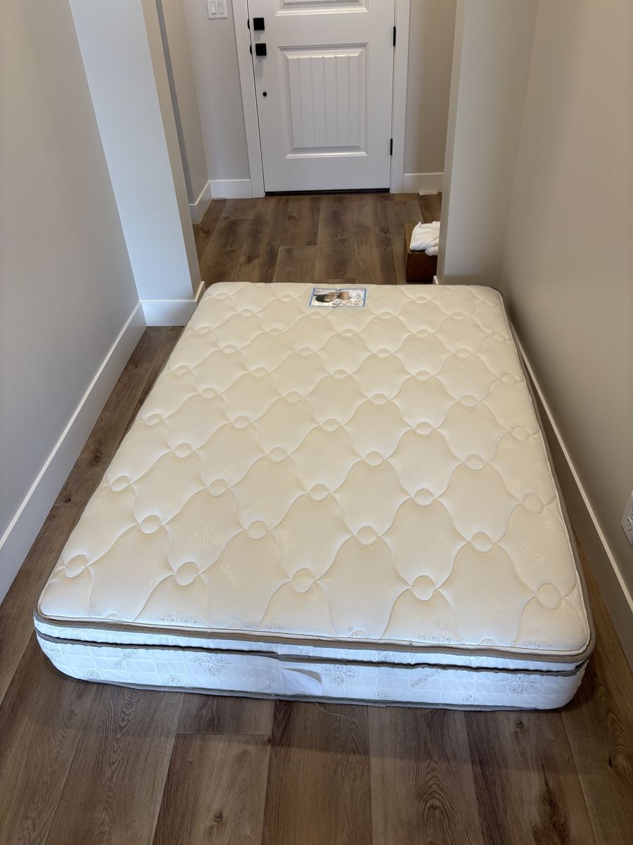 Free Full Mattress, Like New