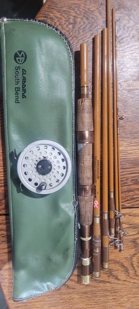 Vintage South Bend Gladding Fly Fishing Rod & Martin 63-SS Fly Reel Combo with Case. In Great Condition. Has original case.