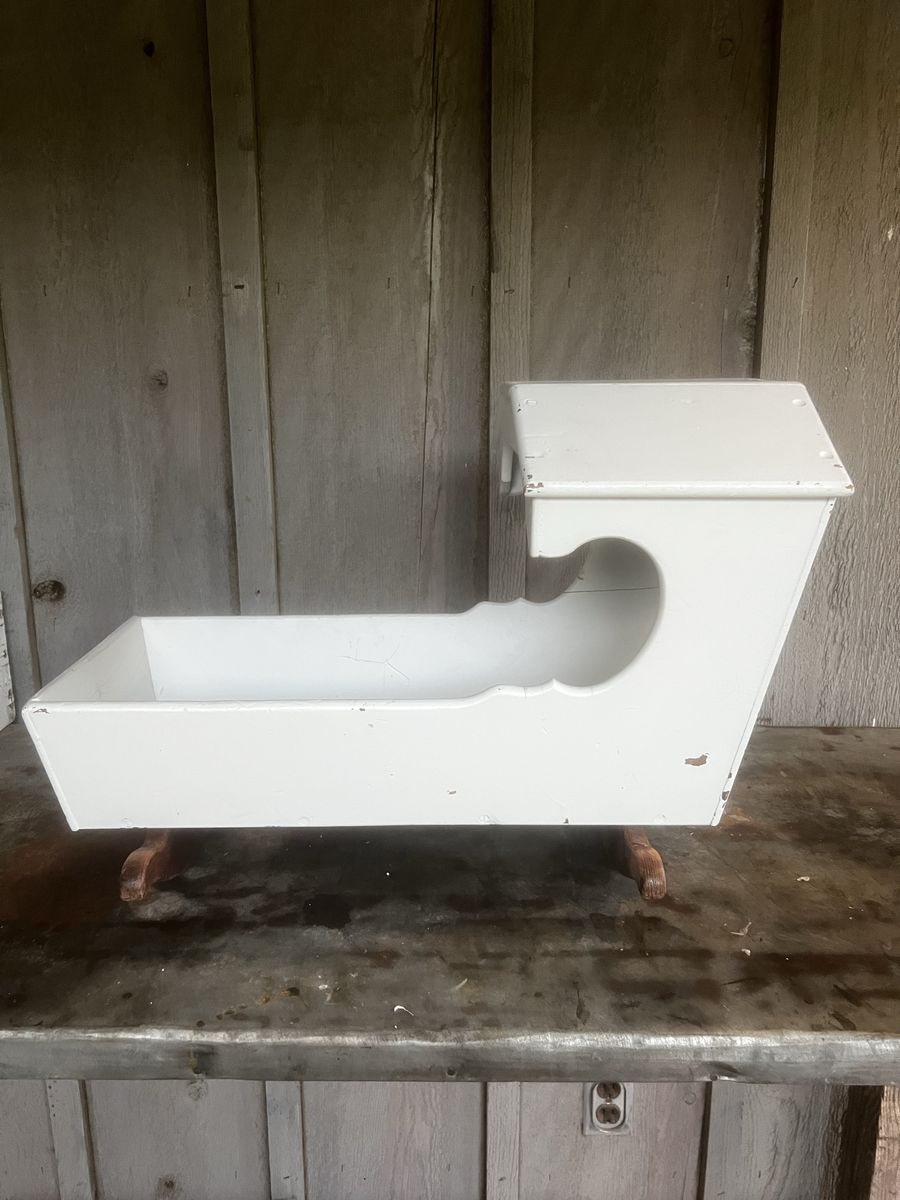 Vintage White Wooden Doll Cradle Rocker - Classic Toy Furniture for Dolls and Teddy Bears