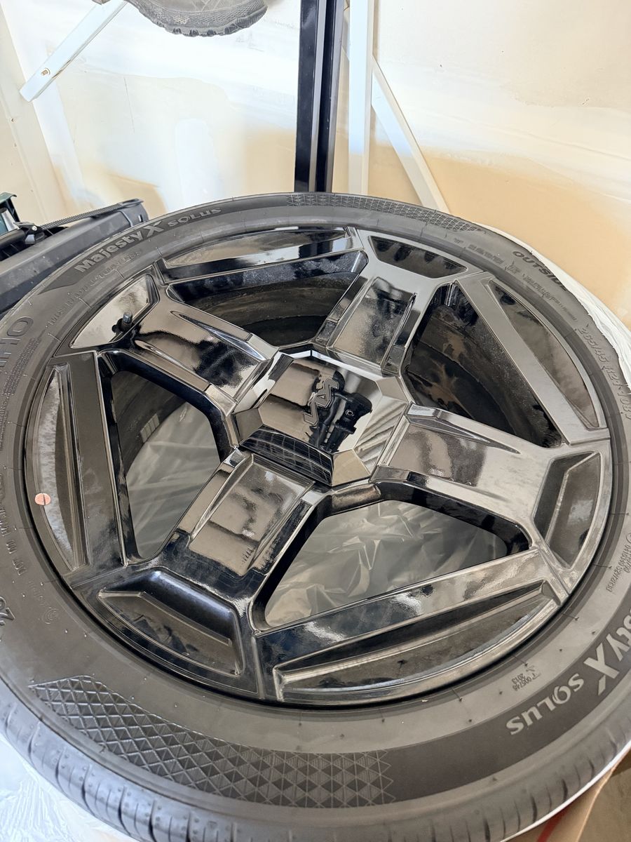 Kumho Majesty X 265/45/R21 tires and wheels
