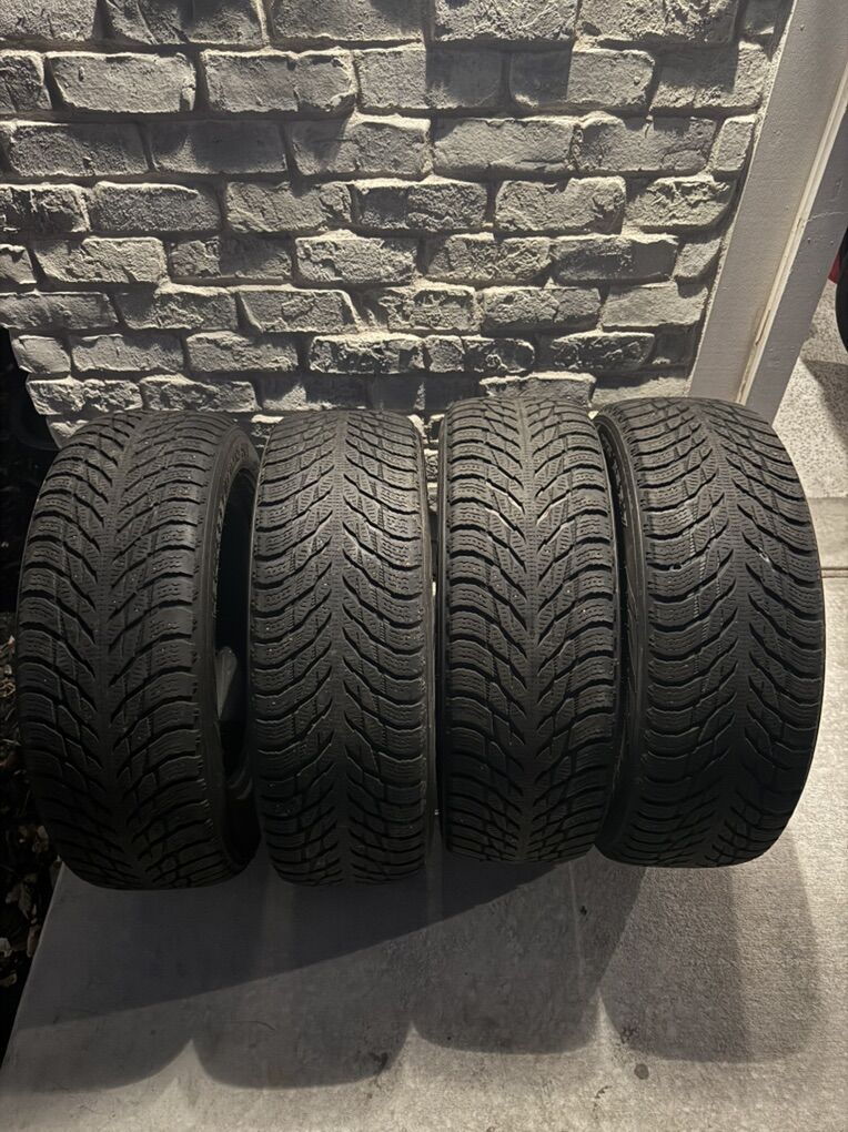 225/65r17 Snow Tires