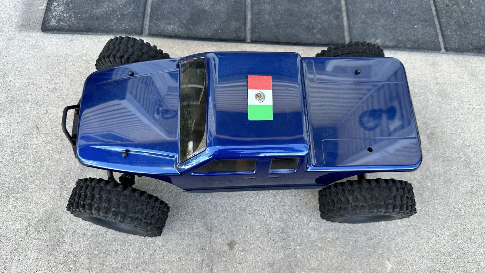 New Axial SCX10 Pro Kit Built With Electronics