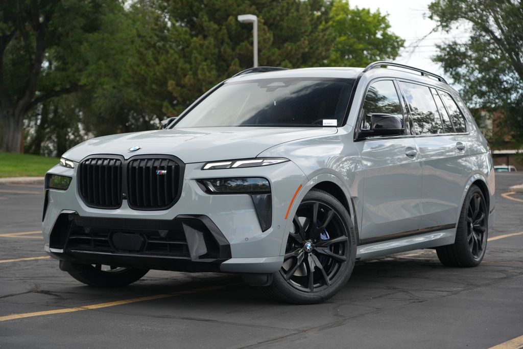 2024 BMW X7 M60i