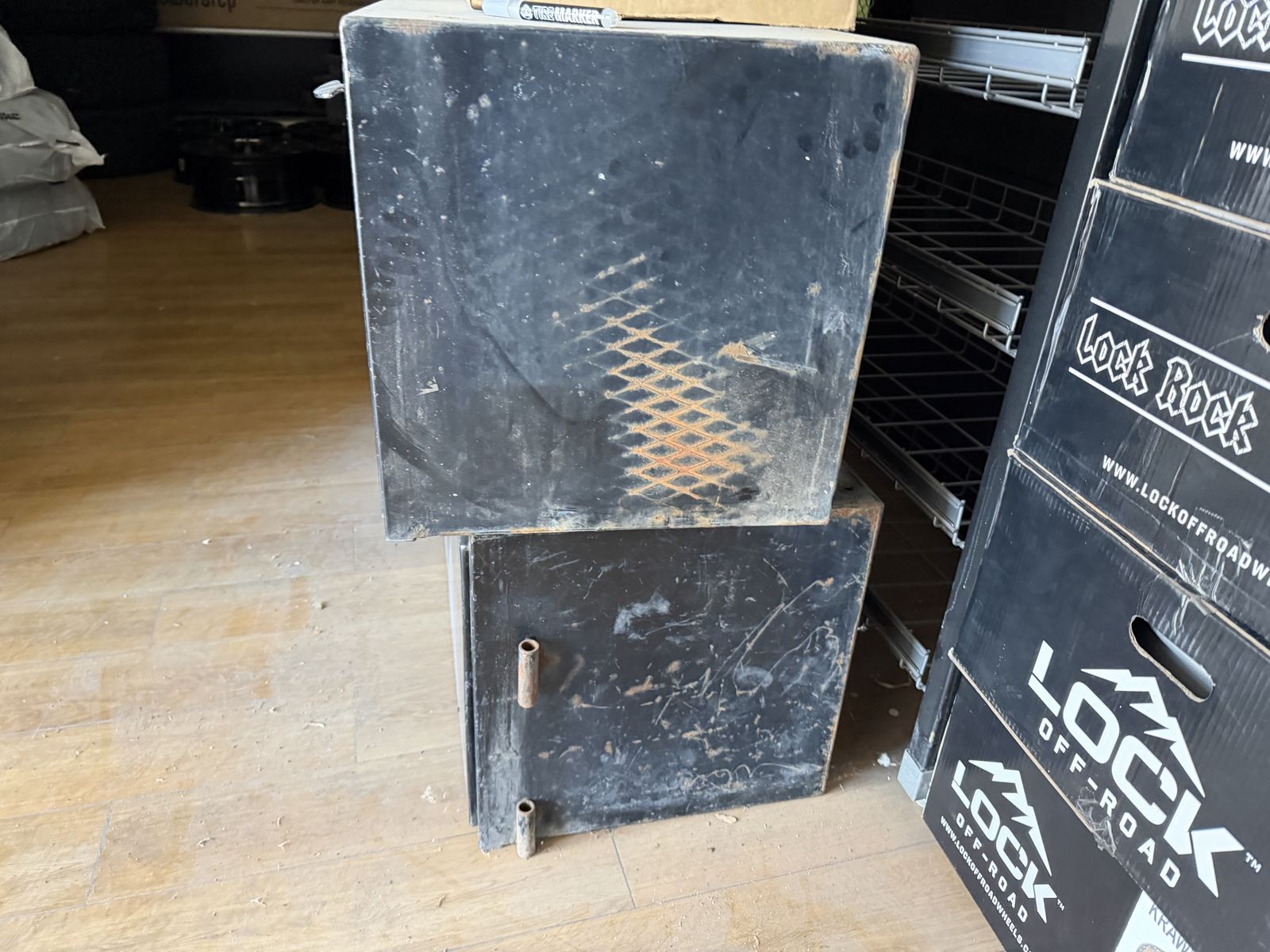 Main image 2