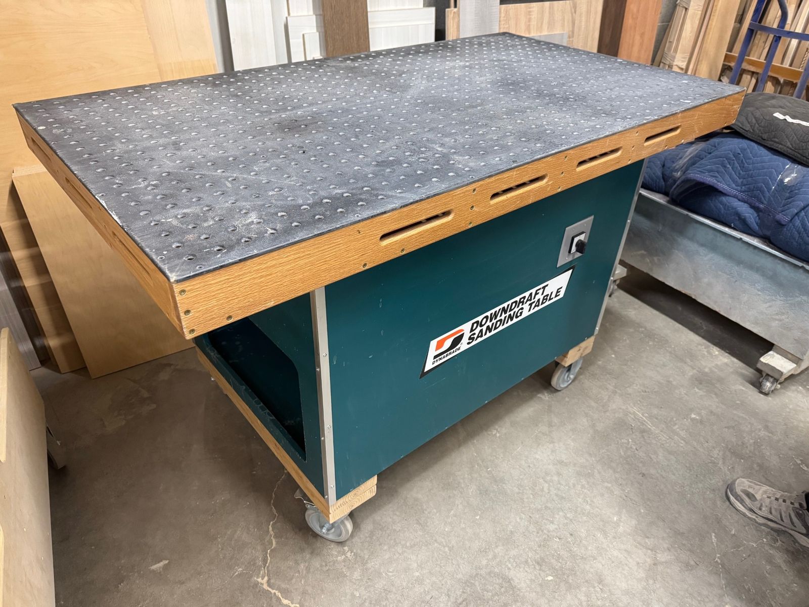 Dynabrade Downdraft Sanding Table 33x60