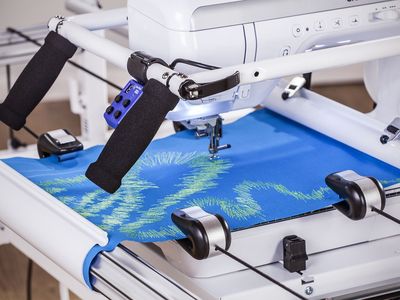 Dream Fabric Frame compact machine-quilting frame