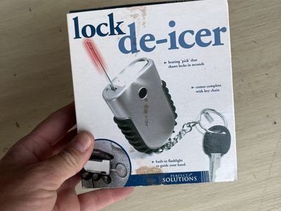 Lock De-Icer with Heating Pick, Flashlight & Keychain -