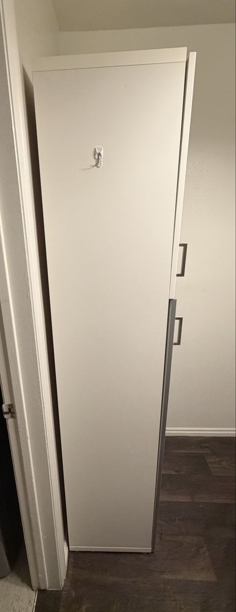 Main image 6