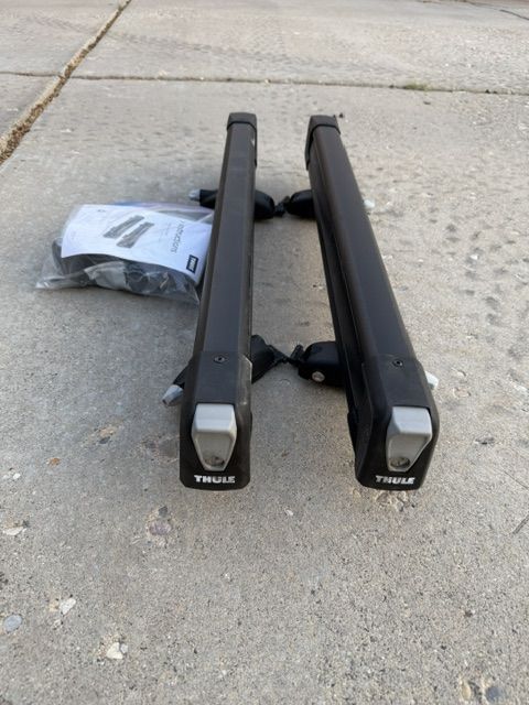 Thule SnowPack Ski & Snowboard Roof Rack W/Keys!
