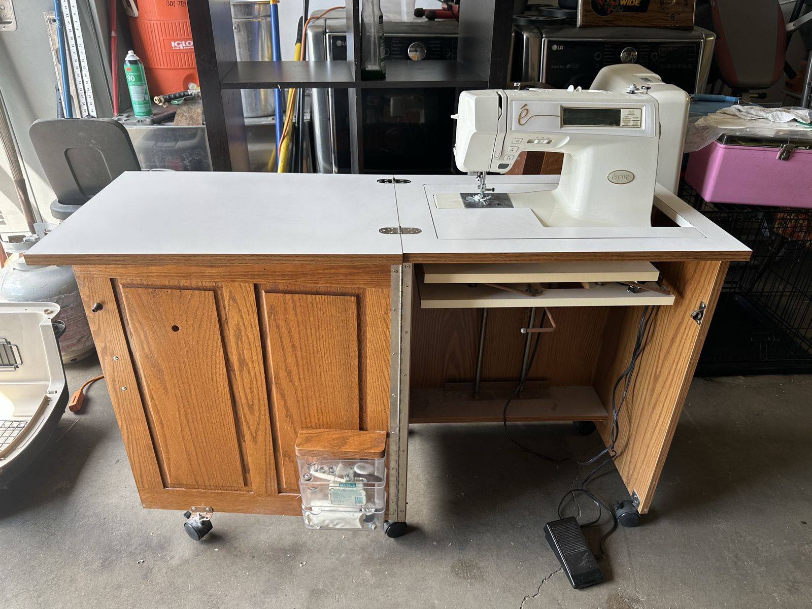 BabyLock Espire Model ESp Sewing Machine with Lift Cabinet and Accessories