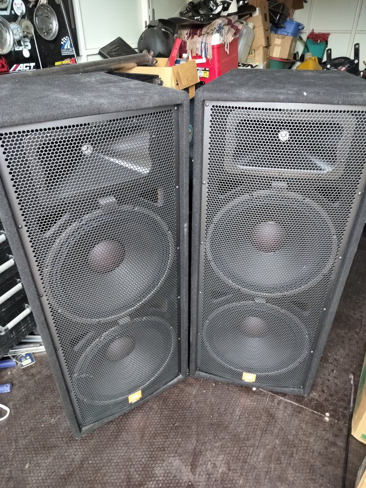 JBL Speakers & Mixer