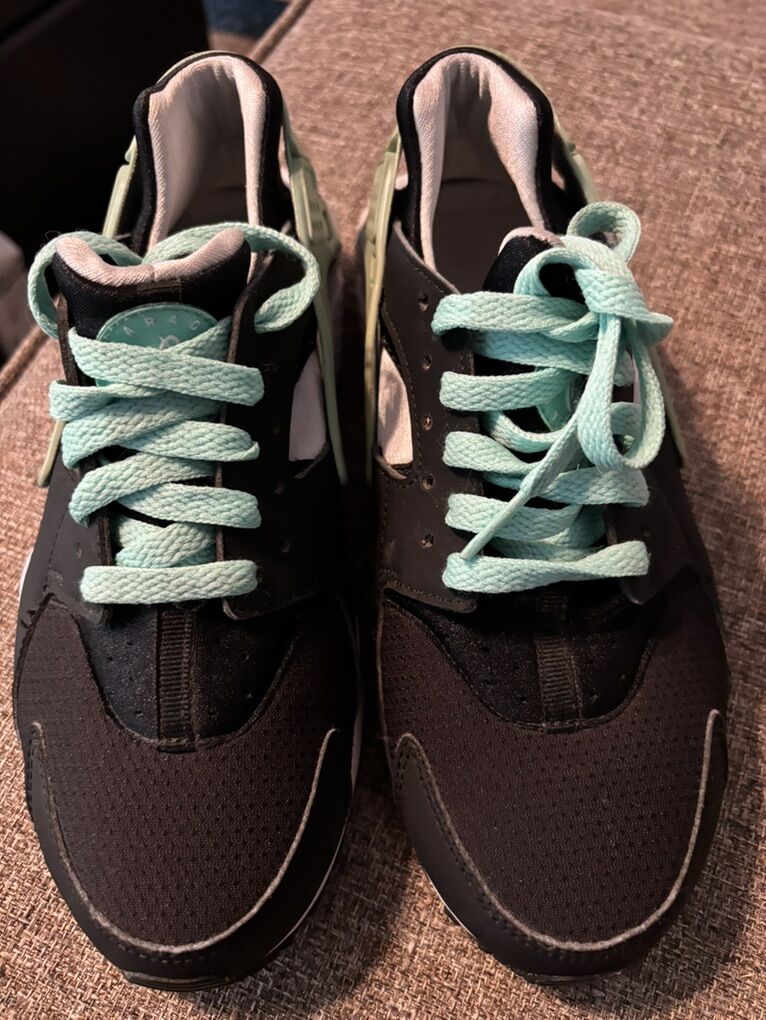 Nike Hurache Mint Green And Black Size 6youth Like