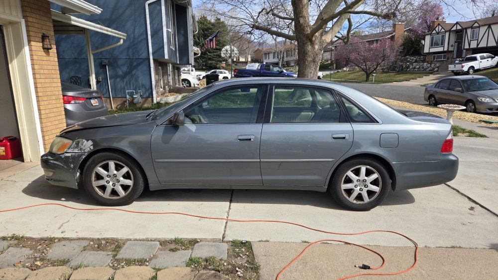 2003 TOYOTA AVALON XLS