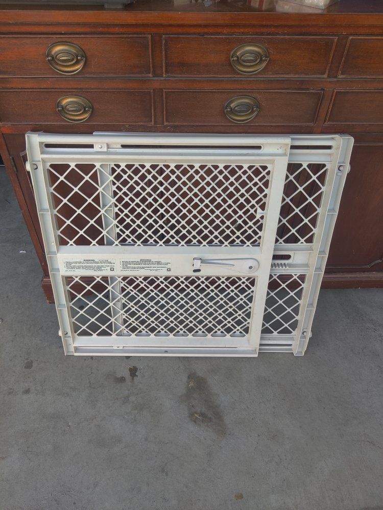 Expandable Baby Gate, Pet Gate, Child Safety Gate, White Plastic