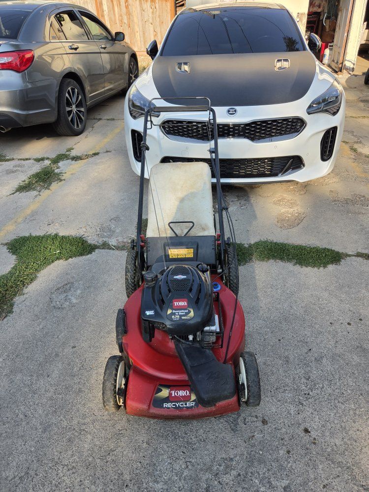 Toro Lawn mower self propelled good working condition s