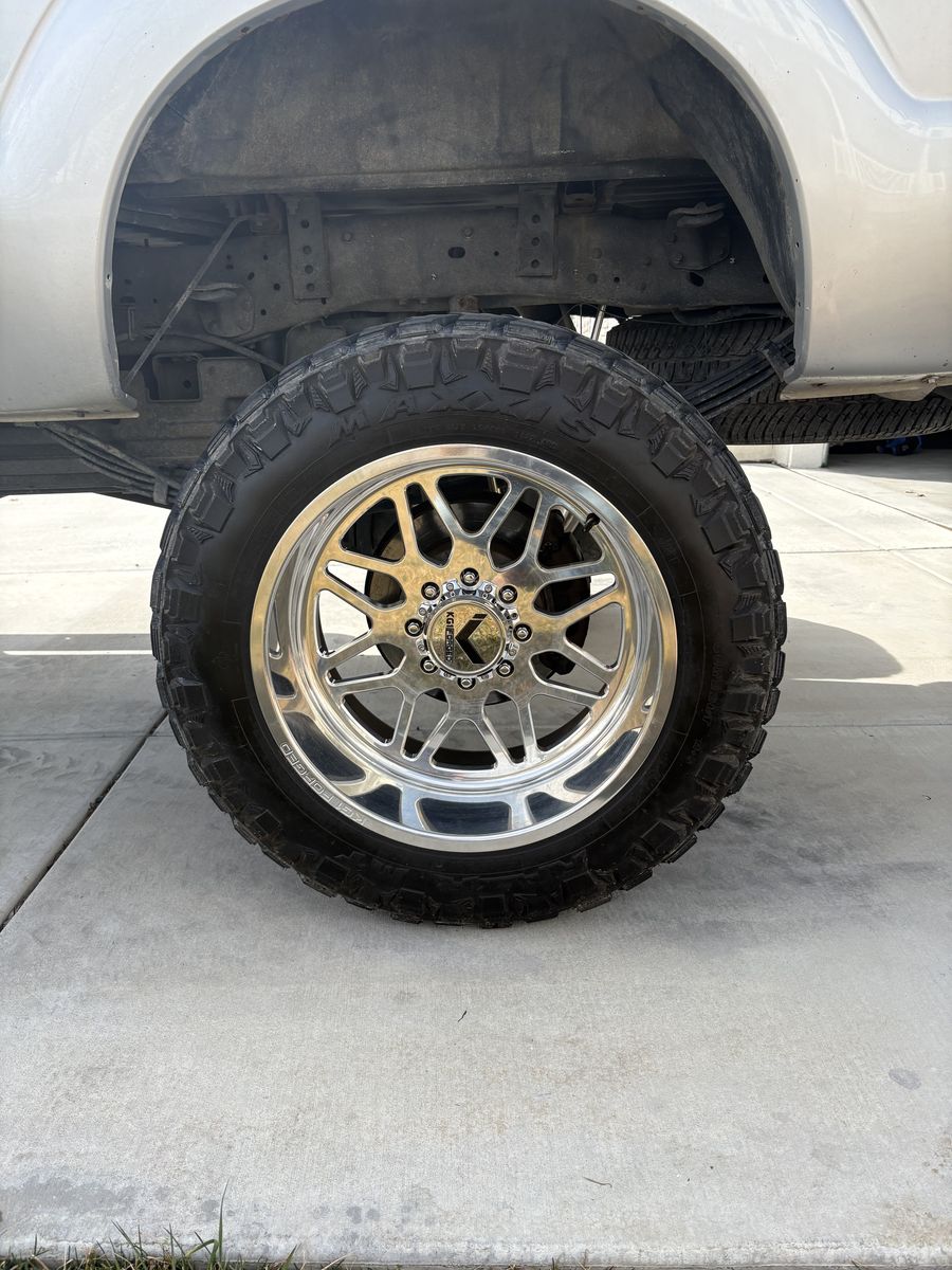 22x12 Ford Wheel And Tire Combo