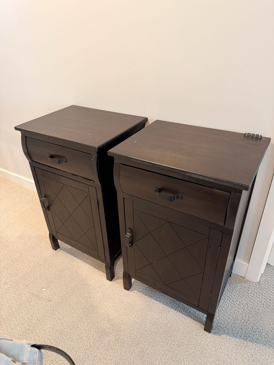 Set of 2 Dark Wood Nightstands with Drawer and Cabinet Storage