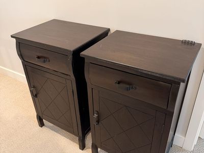 Set of 2 Dark Wood Nightstands with Drawer and Cabinet Storage