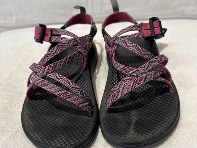Chaco youth size 3 pink/grey/black sandals