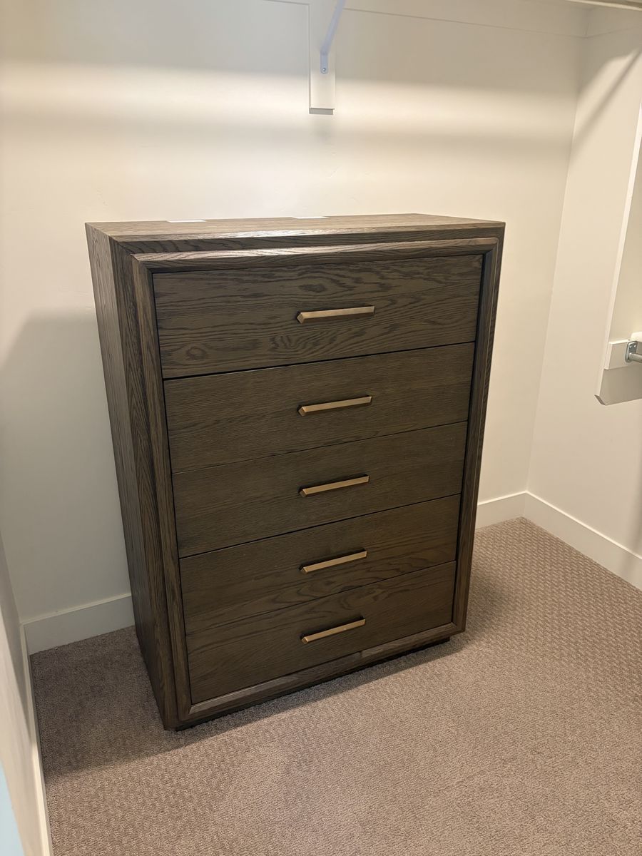 Main image 4