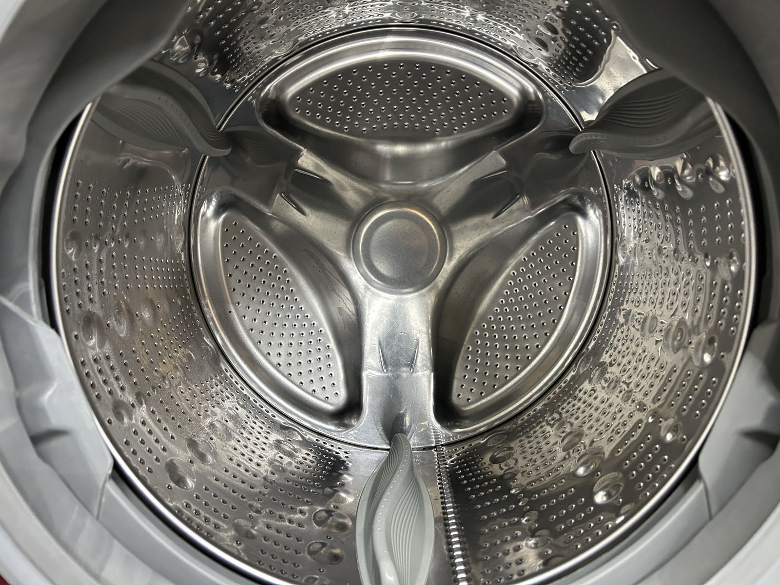 Main image 6