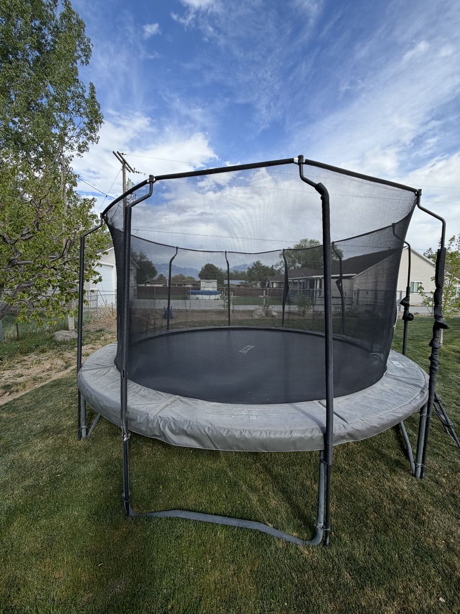 Acon Air 15ft Trampoline